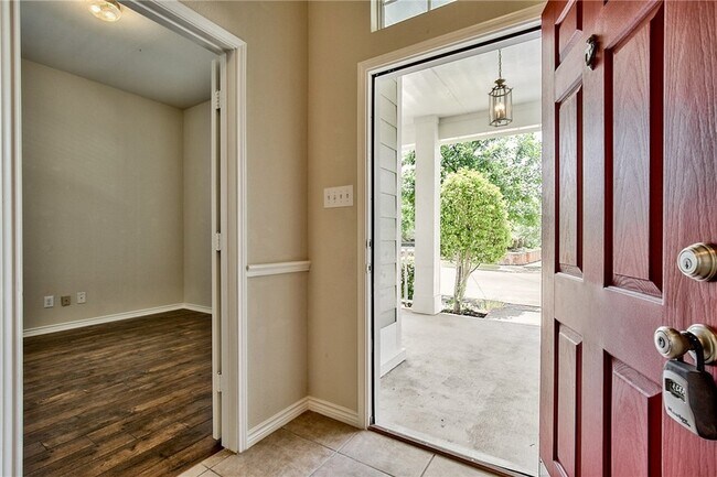 Building Photo - 1701 Kennessaw Dr