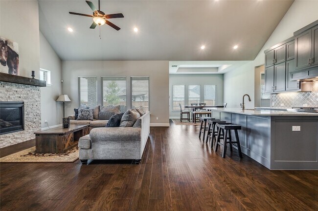 Building Photo - 11112 Lacey Oak Ridge
