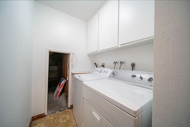 Building Photo - Ocean View Home