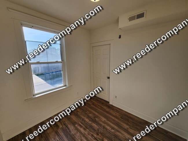 Building Photo - 5008 Baring Ave