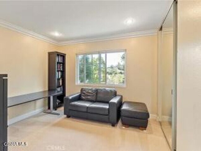 Building Photo - Beautiful 5-Bedroom Home in Westlake Village