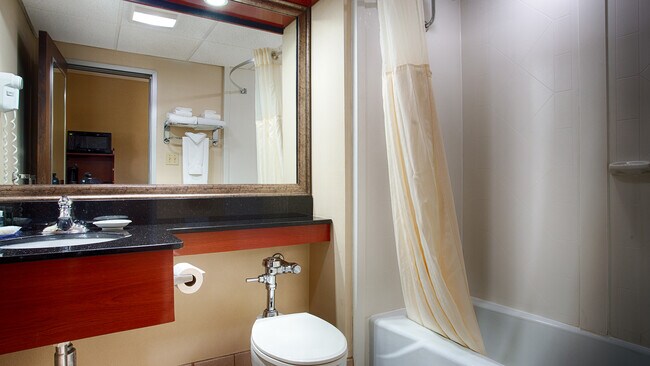 Building Photo - 110 Community Dr