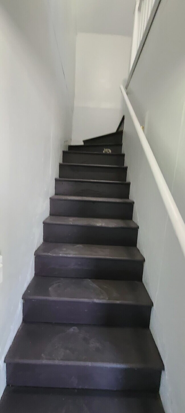 Building Photo - Spacious 4-Bedroom Home in Prime Flint Location