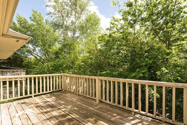 Building Photo - Beautiful 2 Bedroom Duplex located in West Manhattan!