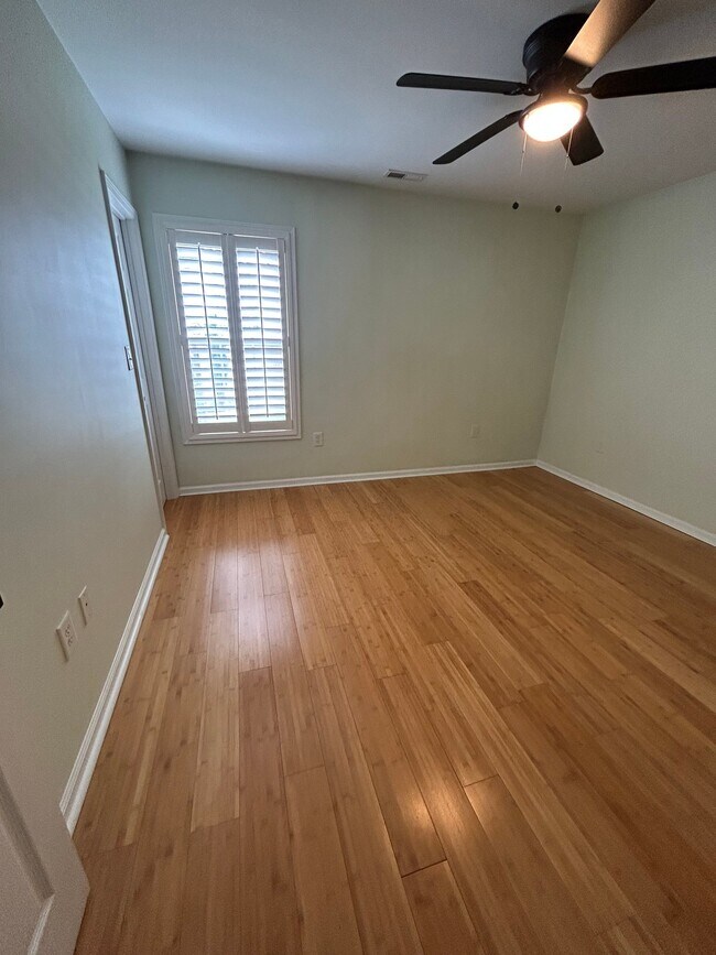 Building Photo - 2412 Brick Dr
