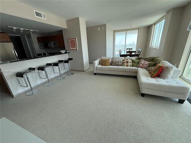 Building Photo - 253 NE 2nd St