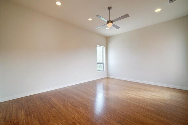 Building Photo - 5312 Agatha Cir