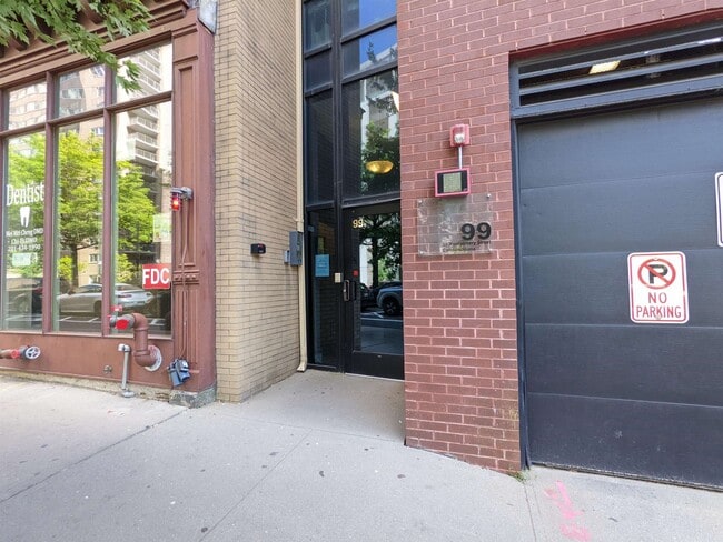 Building Photo - 99 Montgomery St