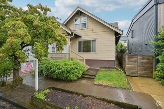 Building Photo - Charming 3-Bedroom Home in the Heart of Ov...