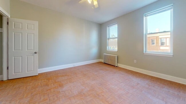 Building Photo - Contemporary 2 Bedroom Townhome w/ Updated Kitchen & Washer/dryer