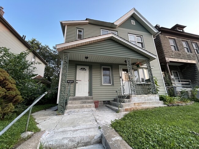 Building Photo - 396 Van Buren Ave
