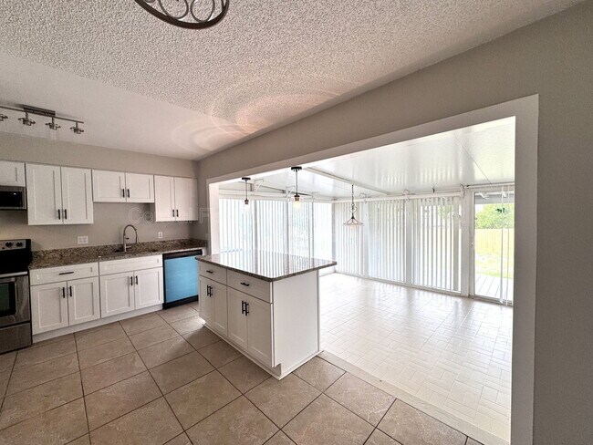 Building Photo - 563 Fort Smith Blvd