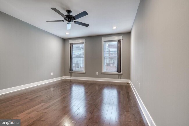 Building Photo - 939 Baylis St