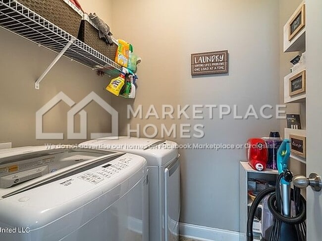 Building Photo - 8295 Blue Ridge Dr