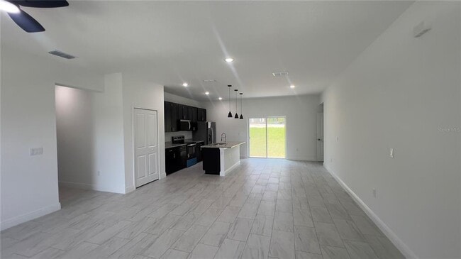 Building Photo - 3315 W Montgomery Ln