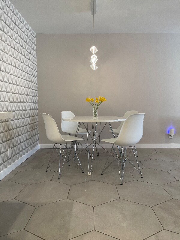 Building Photo - 2825 N Los Felices Rd