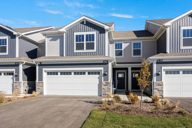 Primary Photo - 678 Cassia Ct