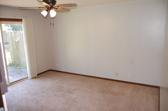 Building Photo - 3724 Clover Cir