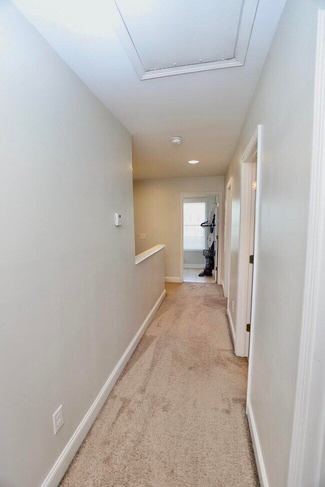 Building Photo - 545 Curlew Cir