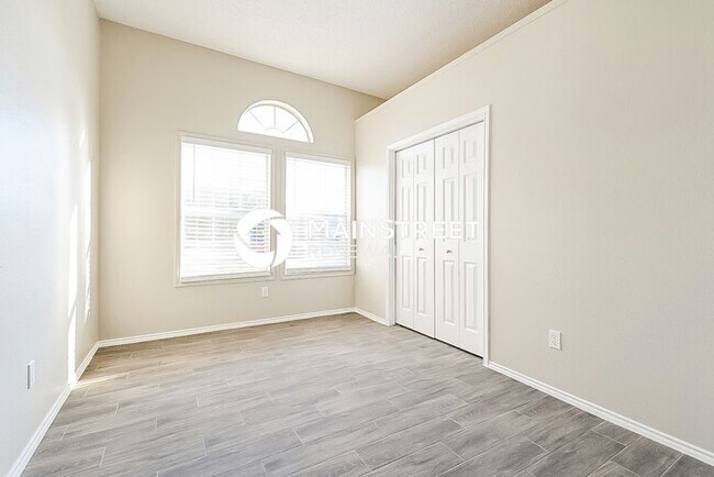 Building Photo - 4 Bedroom Pet-Friendly Home in Glenn Heights, TX with Main Street Renewal