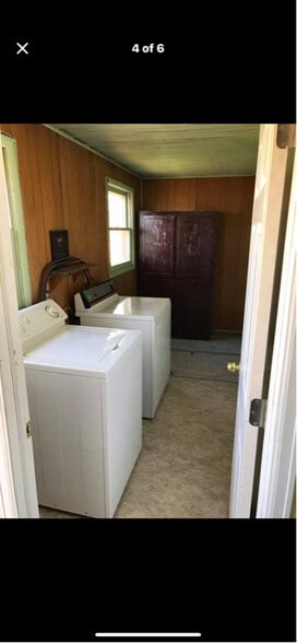 Building Photo - 916 N Sheridan Ave