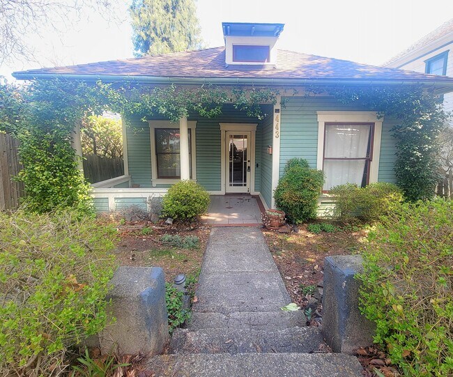Building Photo - 443 Allison St