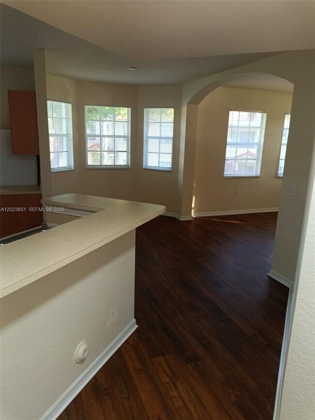 Building Photo - 2707 Belmont Ln