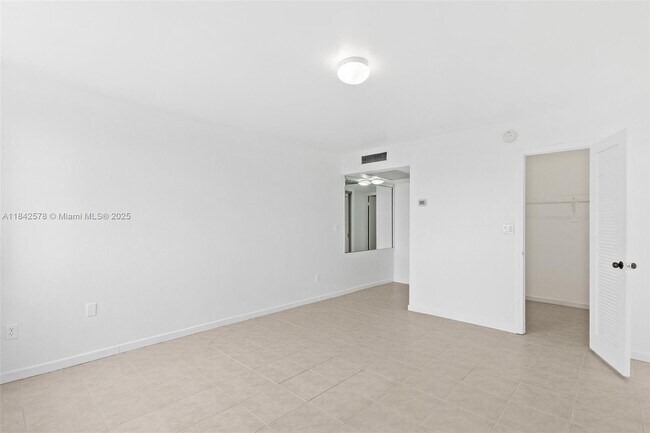 Building Photo - 6450 Collins Ave