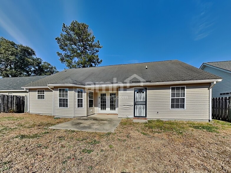 Building Photo - 64 Lancaster Way