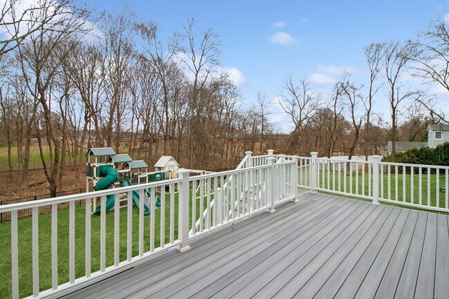 Building Photo - 57 Overbrook Dr