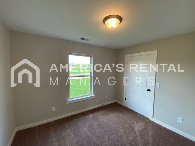 Building Photo - MOVE IN SPECIAL!!! - Home for Rent in Talladega, AL!!! - Sign a lease by 4/15 to receive a $250 G...