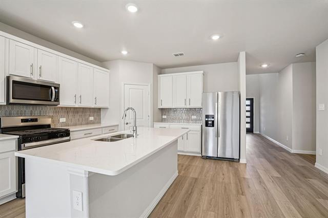 Building Photo - 411 Midnight Oak Dr