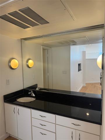 Building Photo - 4343 Travis St