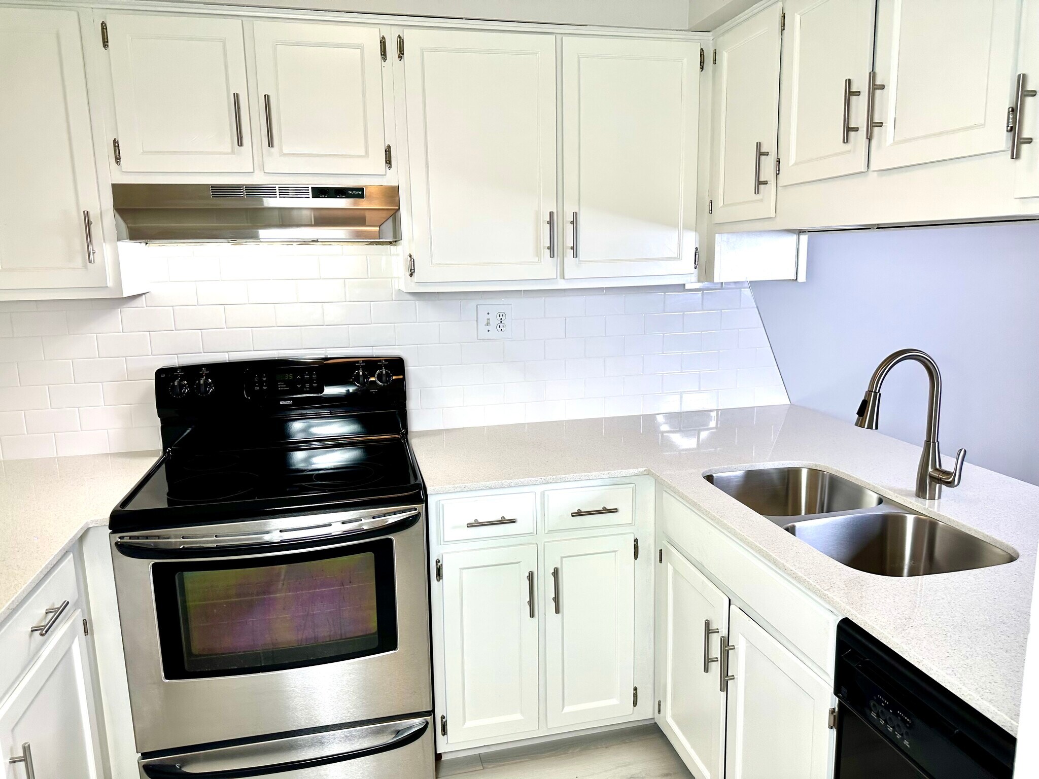 Building Photo - 124 S Sherrin Ave