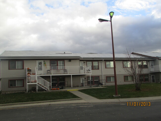 Primary Photo - Avoca Apartments