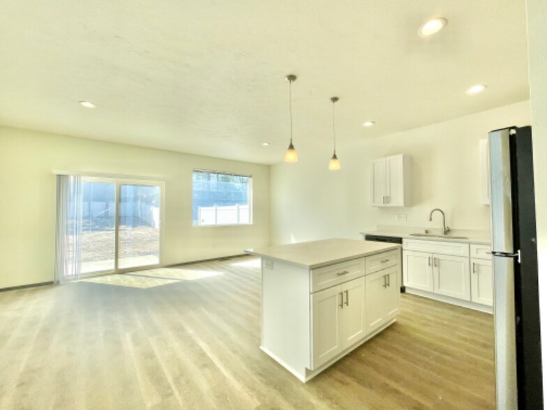 Building Photo - 12233 N Mayfair Rd