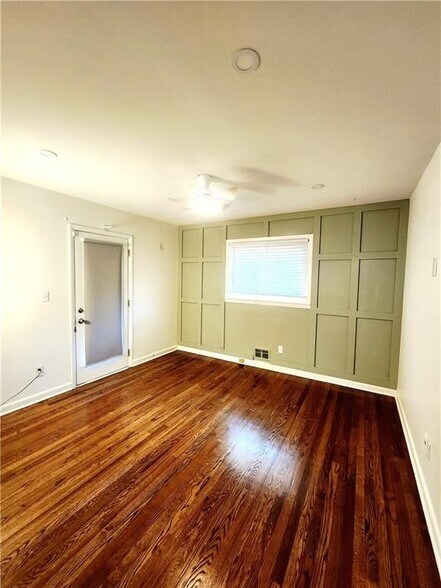 Building Photo - 3158 Cloverhurst Dr