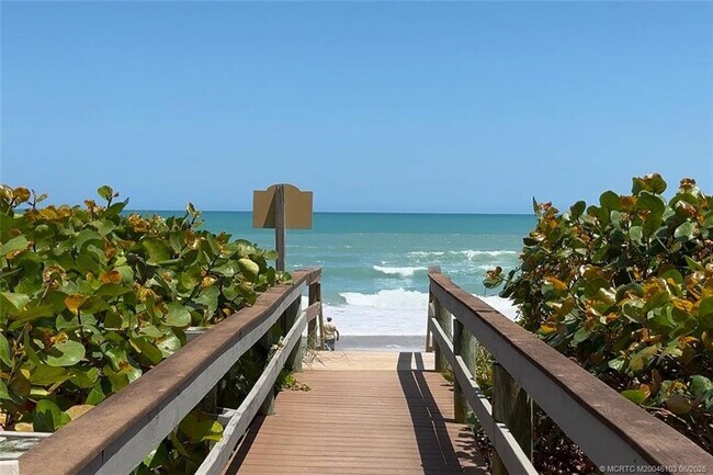 Building Photo - 9940 S Ocean Dr