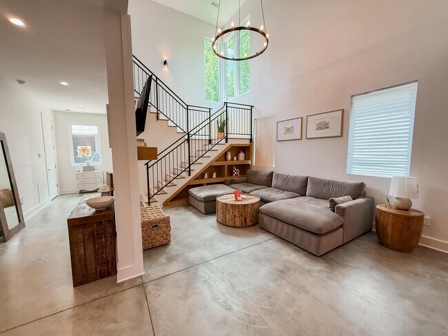 Building Photo - 765 Carnes Sta Cv