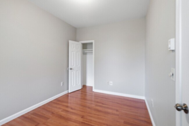 Building Photo - 194 Lyman St