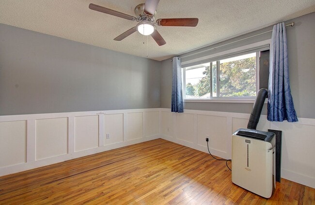 Building Photo - Welcome to this Beautifully Remodeled Ranc...