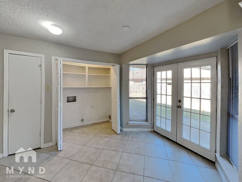 Building Photo - 312 Towne House Ln