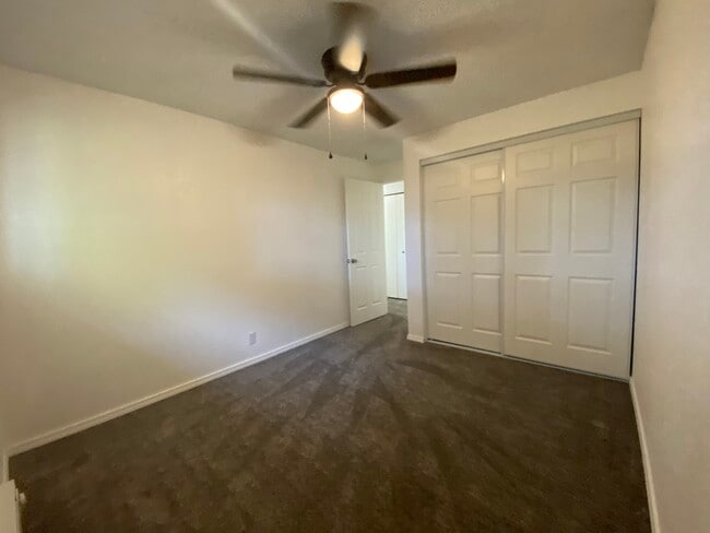 Building Photo - Beech Place Duplex