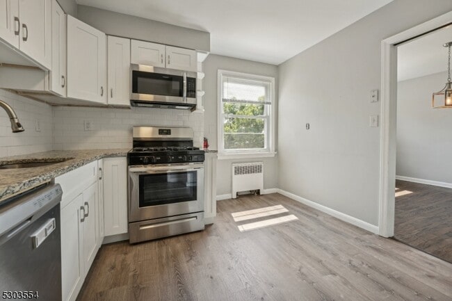 Building Photo - 24 Hutton Ave