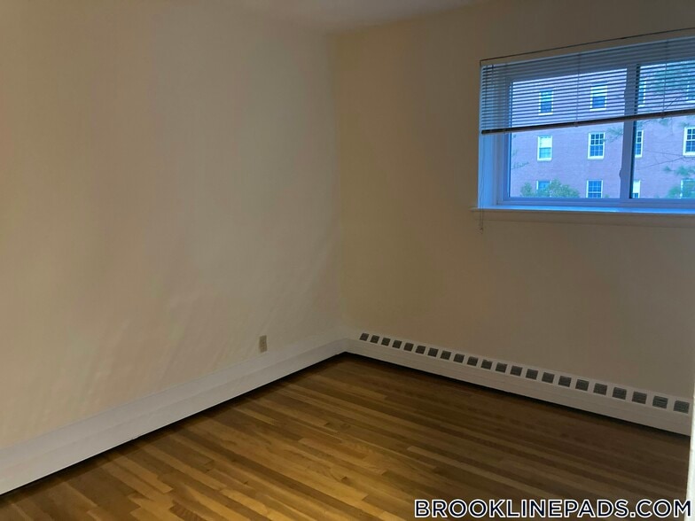 Building Photo - 59 Parkman St