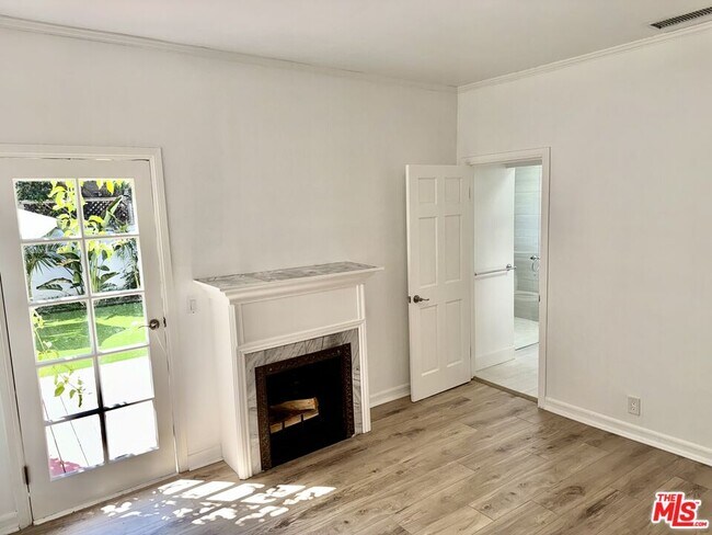 Building Photo - 641 N Martel Ave