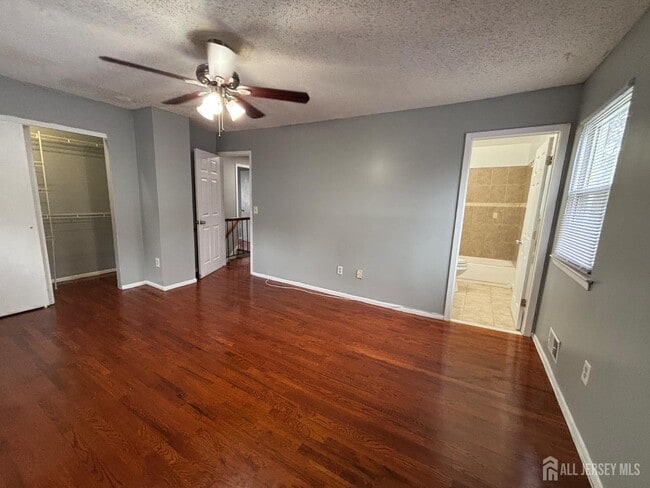 Building Photo - 577 Berlant Ave