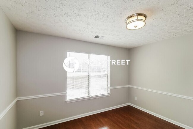 Building Photo - 4 Bedroom Pet-Friendly Home in Decatur, GA with Main Street Renewal
