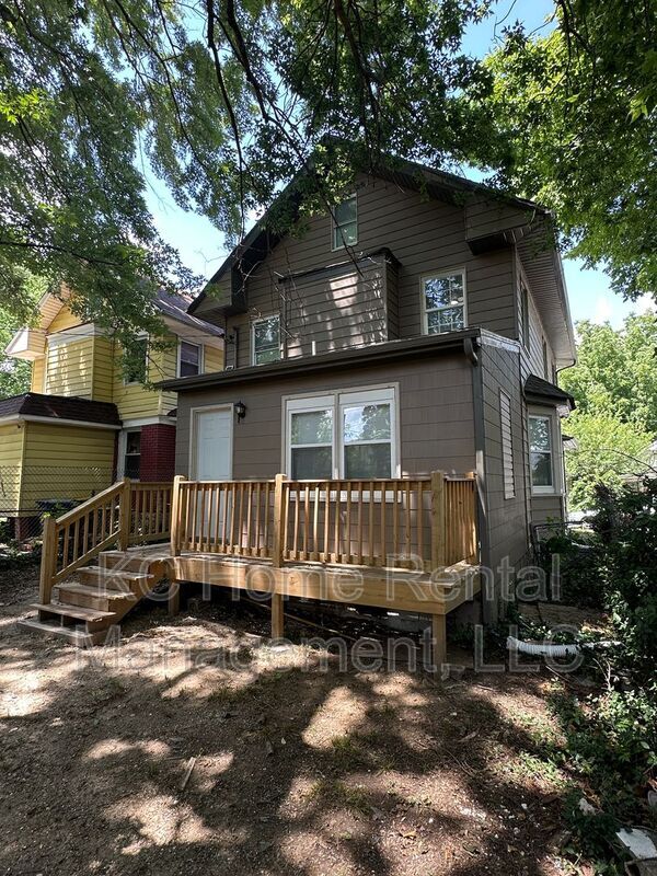 Building Photo - 3203 E 26th Terrace