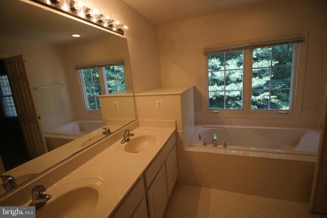 Building Photo - 8316 Dockray Ct